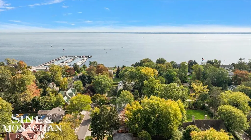 263 Lakeland Street Grosse Pointe City MI 48230