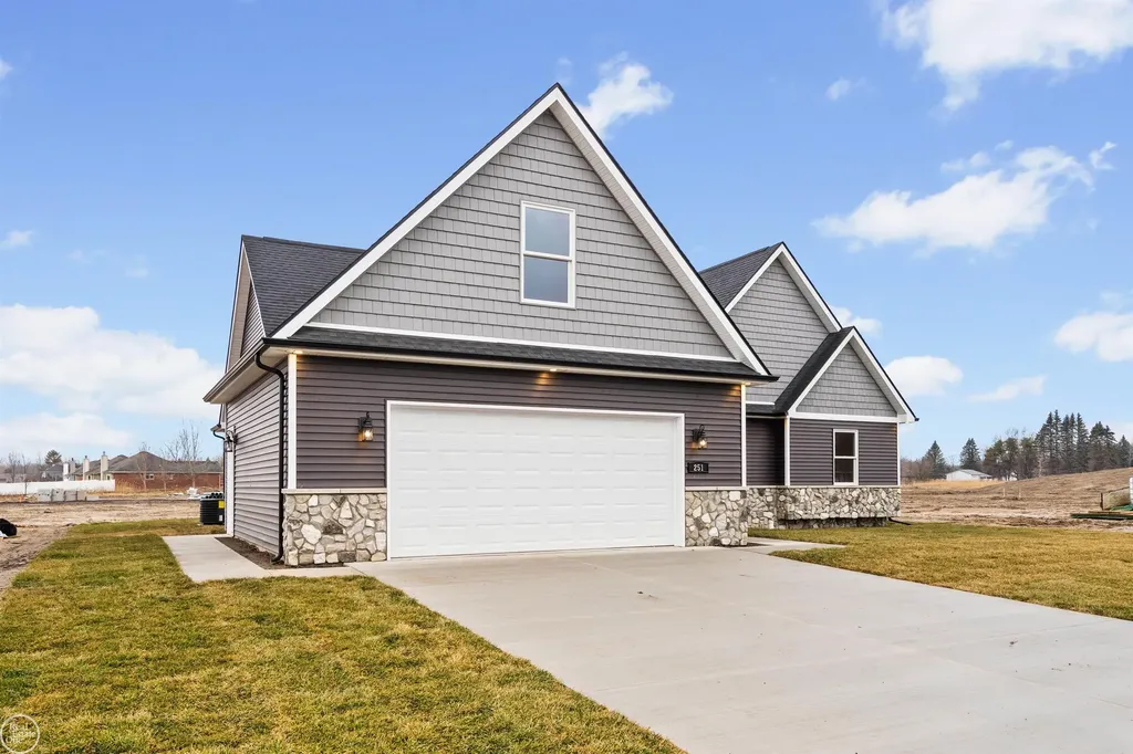 231 Shelldrake Lane St. Clair City MI 48079