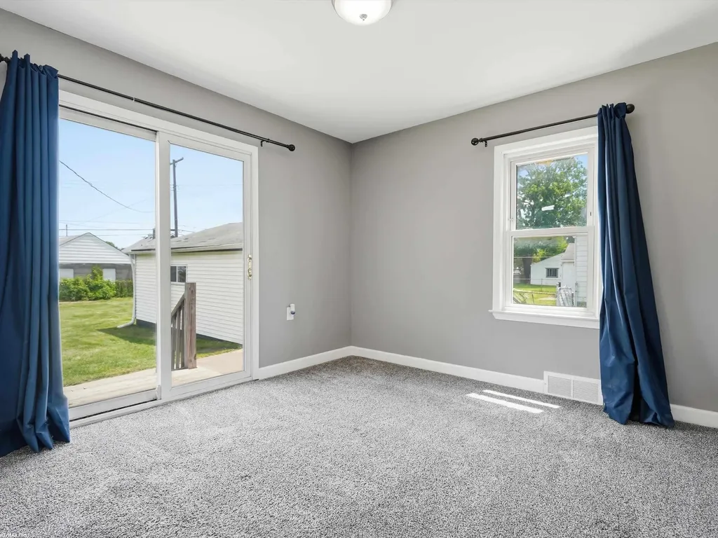 25750 Send Street Roseville City MI 48066