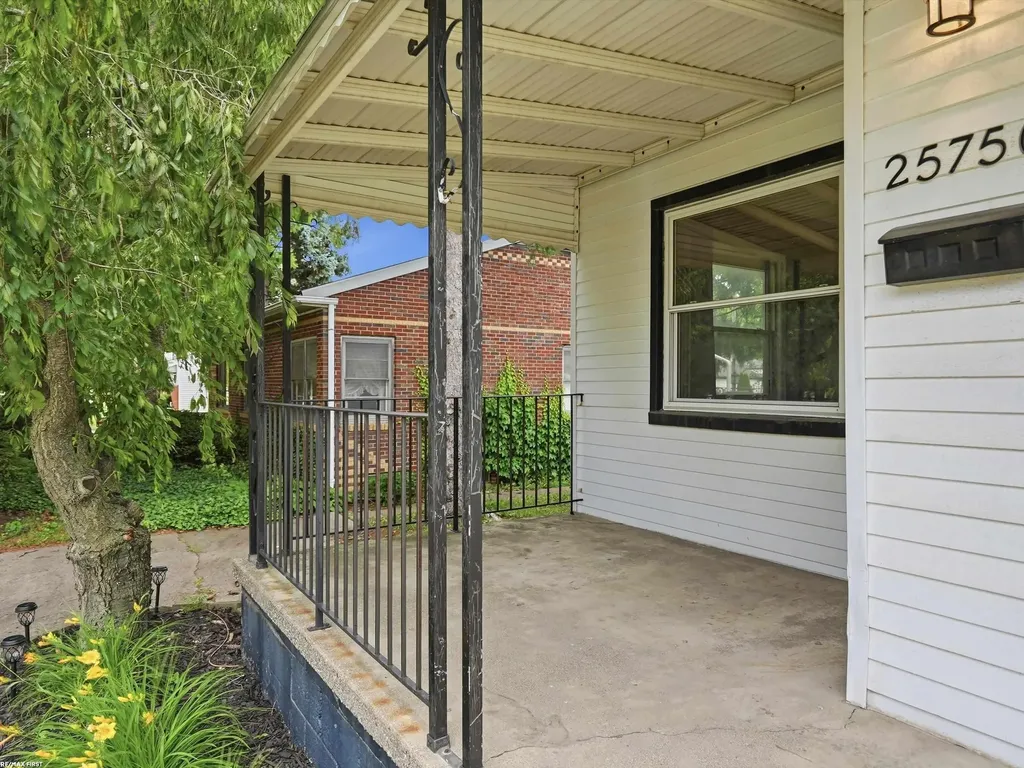 25750 Send Street Roseville City MI 48066