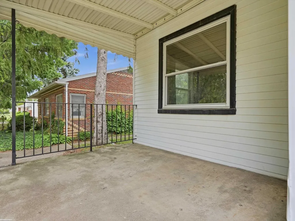25750 Send Street Roseville City MI 48066