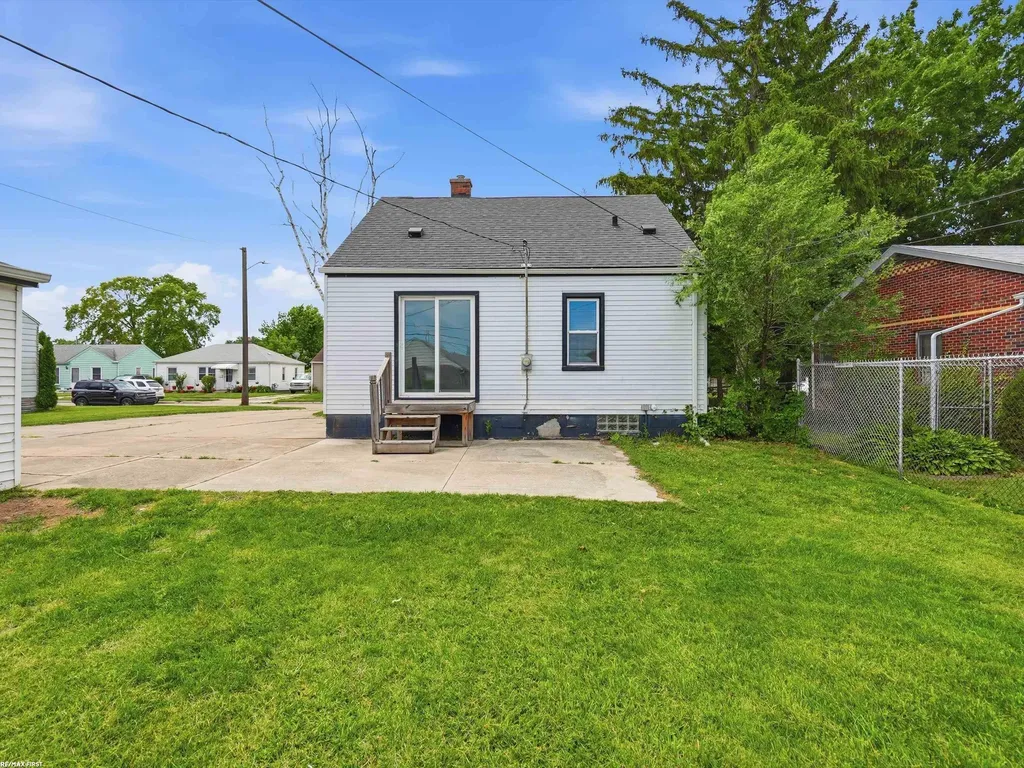 25750 Send Street Roseville City MI 48066