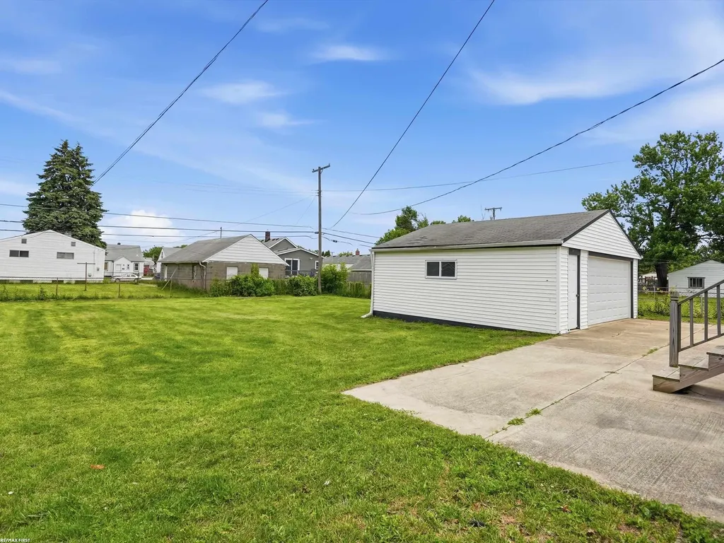 25750 Send Street Roseville City MI 48066