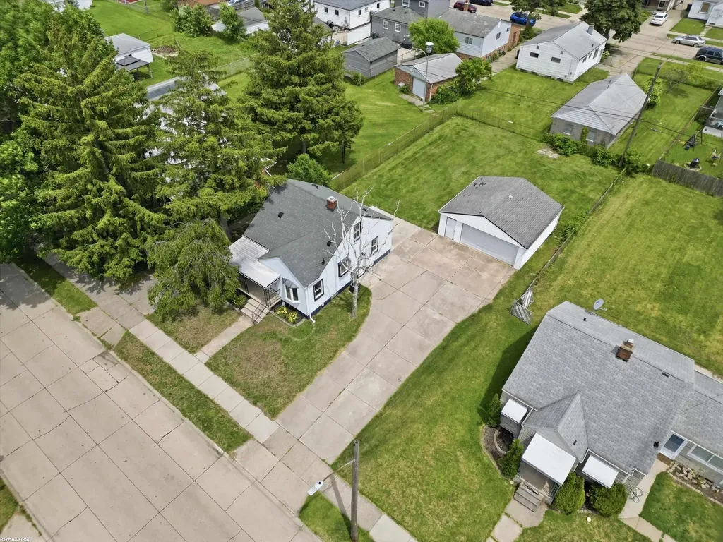 25750 Send Street Roseville City MI 48066