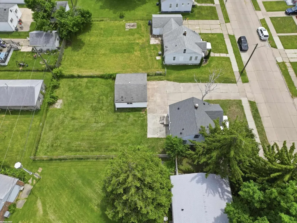25750 Send Street Roseville City MI 48066