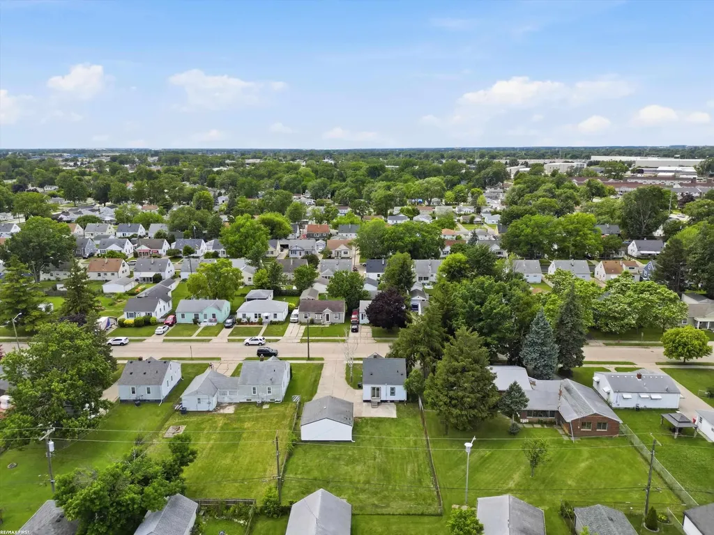 25750 Send Street Roseville City MI 48066
