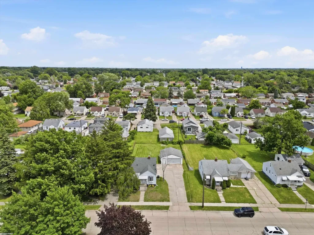 25750 Send Street Roseville City MI 48066