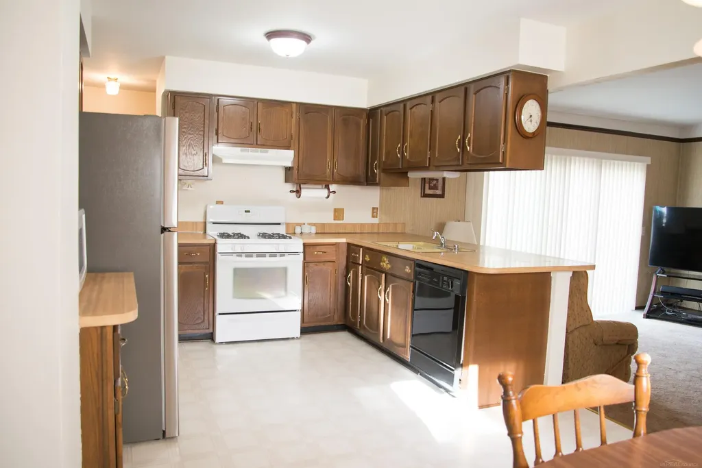 2188 Zenia Drive Troy City MI 48083