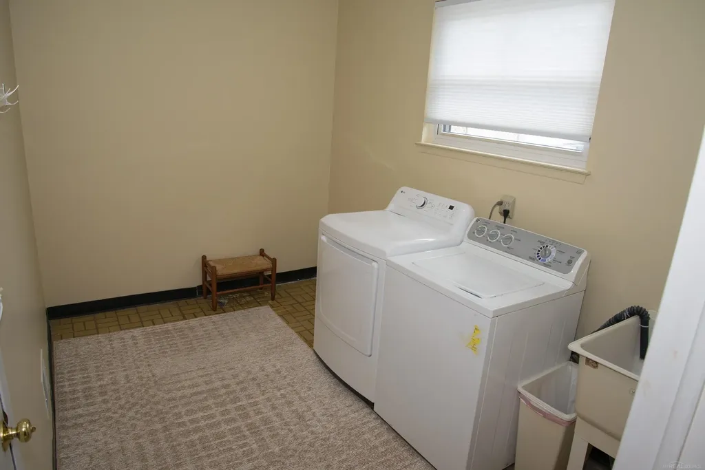 2188 Zenia Drive Troy City MI 48083
