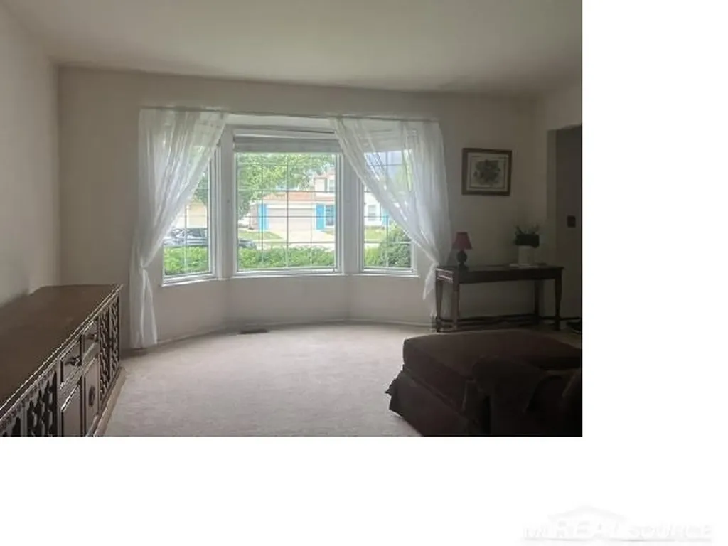 2188 Zenia Drive Troy City MI 48083
