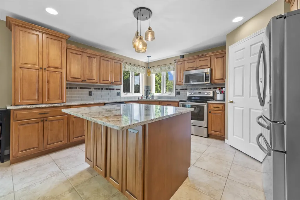 18913 Strongford Drive Macomb Township MI 48044