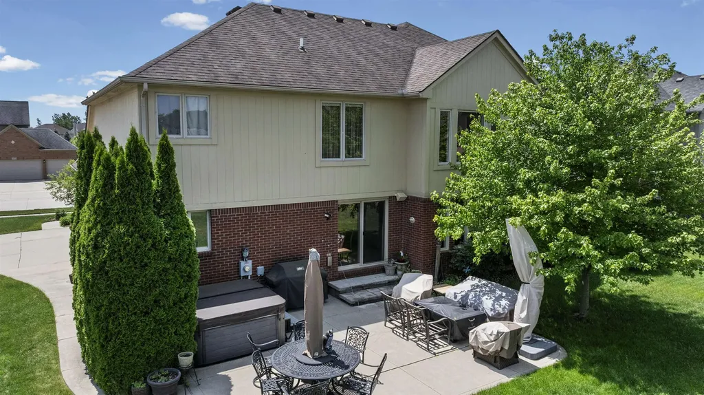 18913 Strongford Drive Macomb Township MI 48044