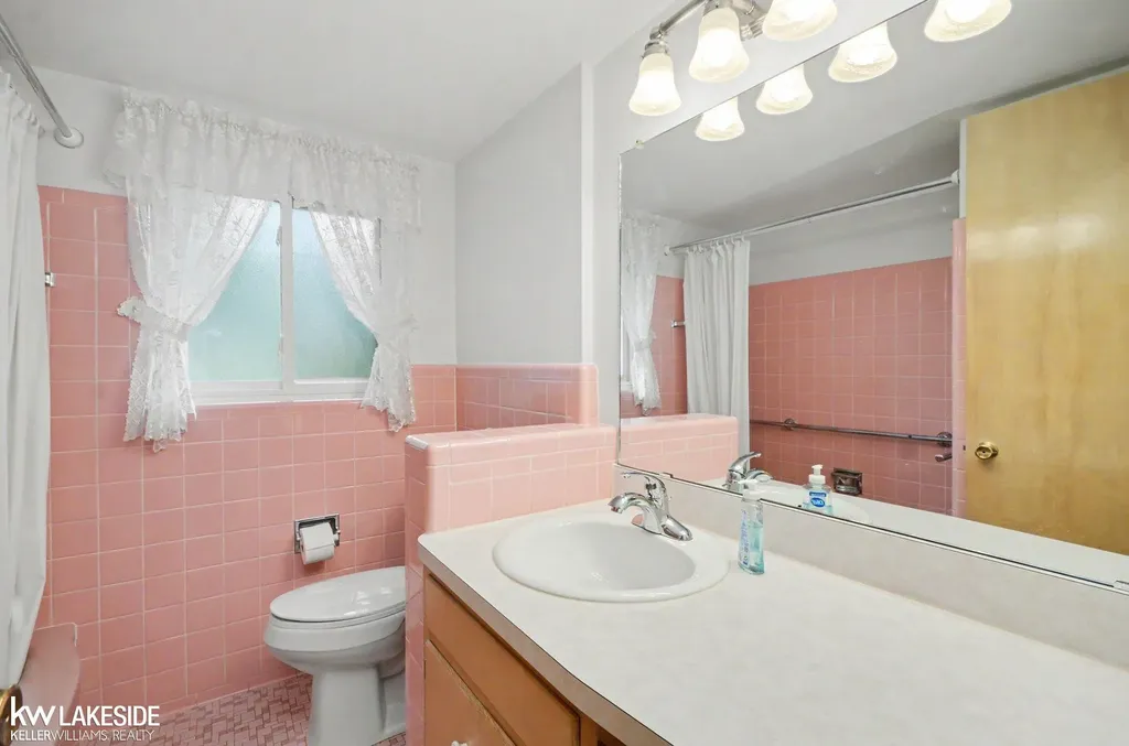 4455 Montgomery Road Shelby Charter Township MI 48316