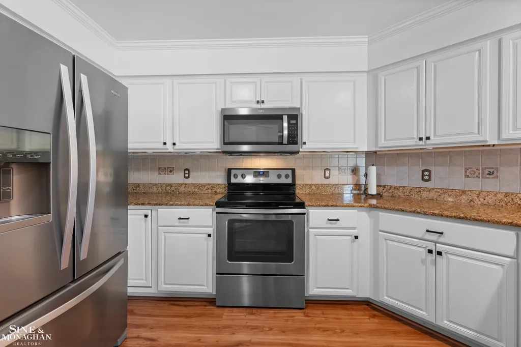 52112 Southview Ridge Macomb Township MI 48042
