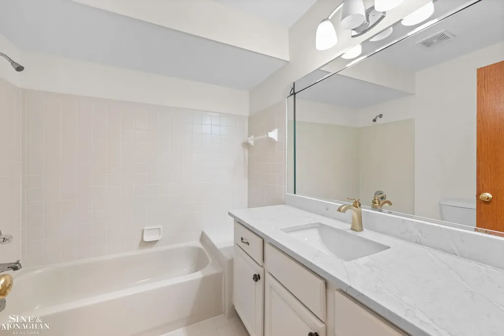 52112 Southview Ridge Macomb Township MI 48042