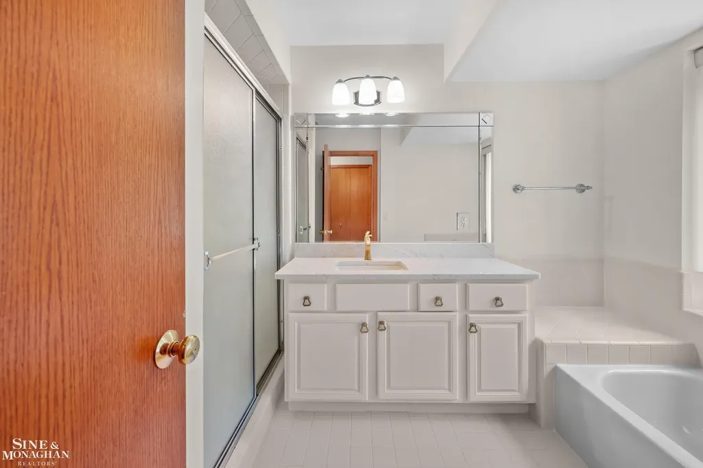 52112 Southview Ridge Macomb Township MI 48042