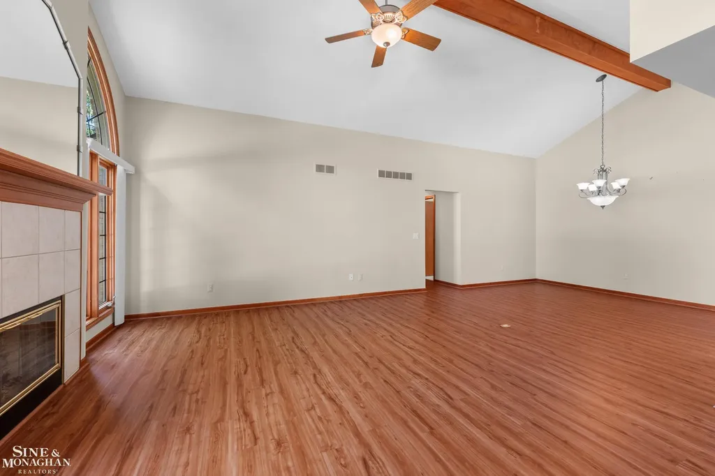 52112 Southview Ridge Macomb Township MI 48042