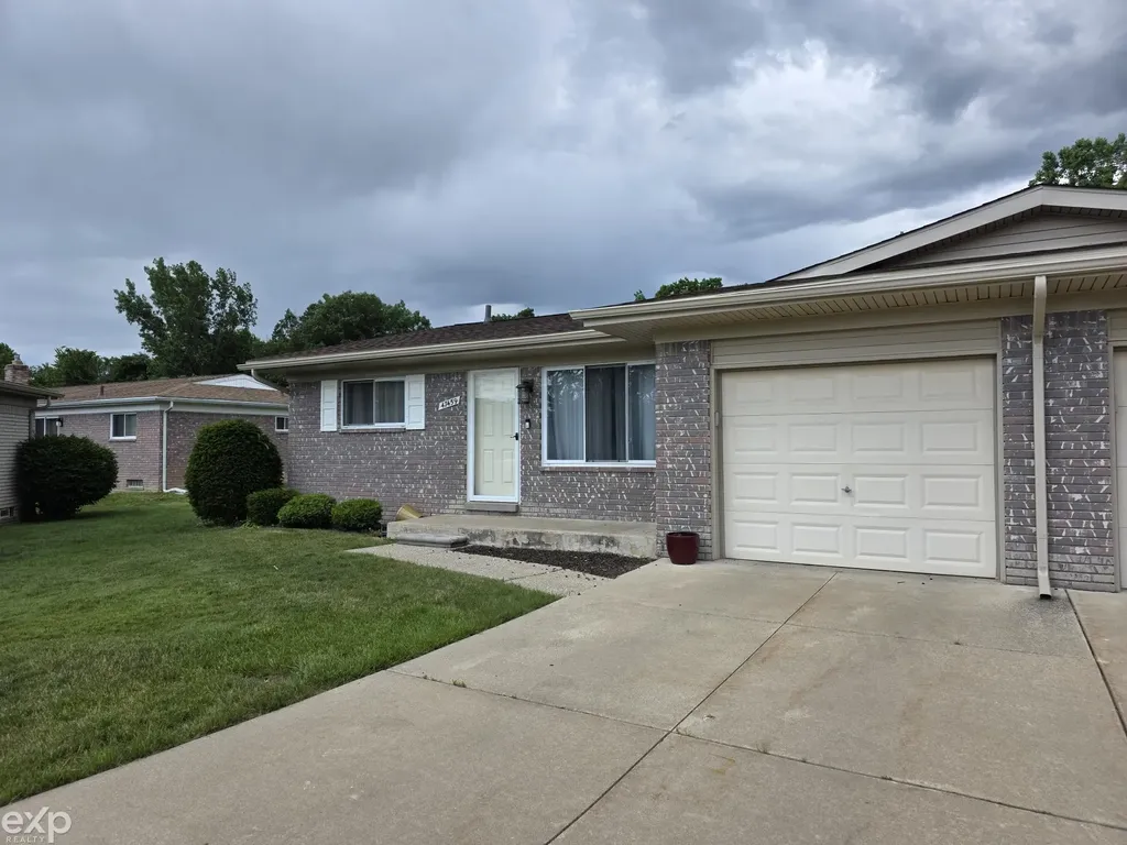 47459 Michele Court Chesterfield Township MI 48047
