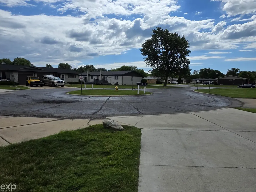 47459 Michele Court Chesterfield Township MI 48047
