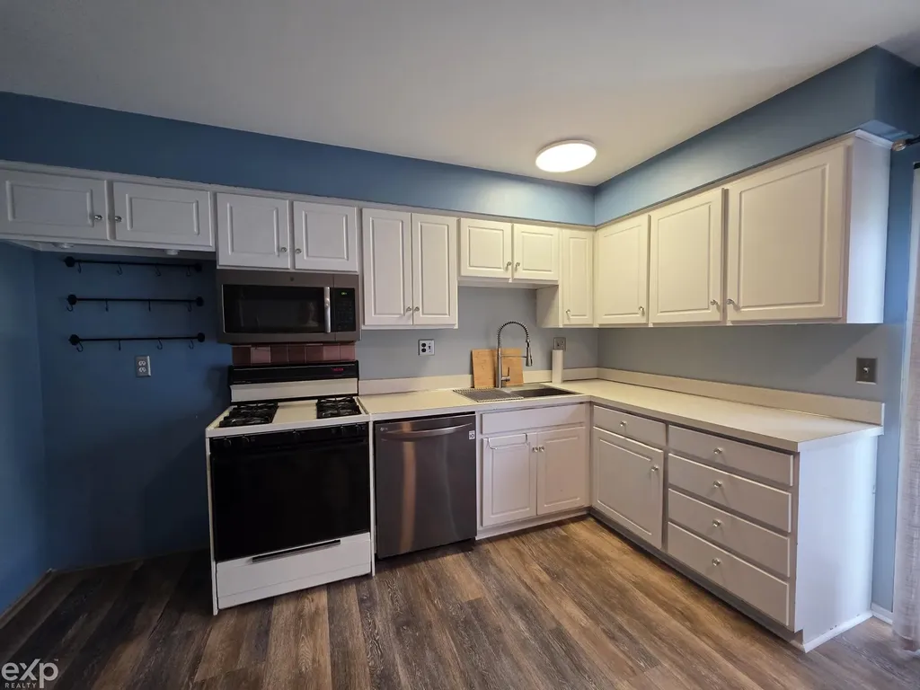 47459 Michele Court Chesterfield Township MI 48047