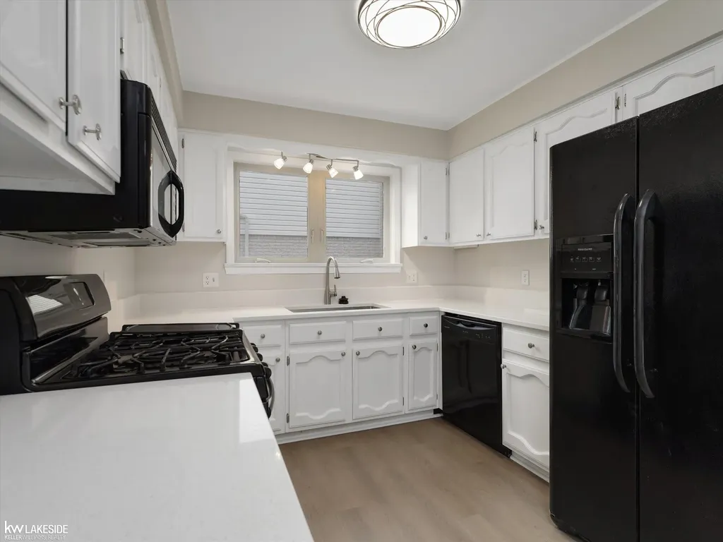 42411 Royal Lane Clinton Charter Township MI 48038