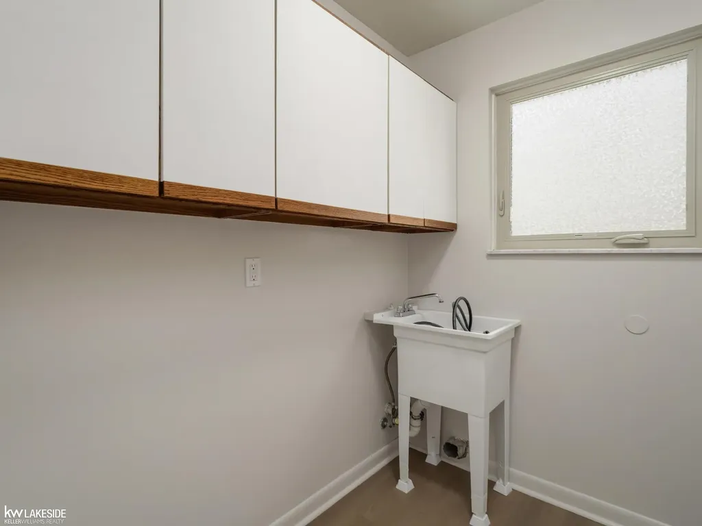 42411 Royal Lane Clinton Charter Township MI 48038