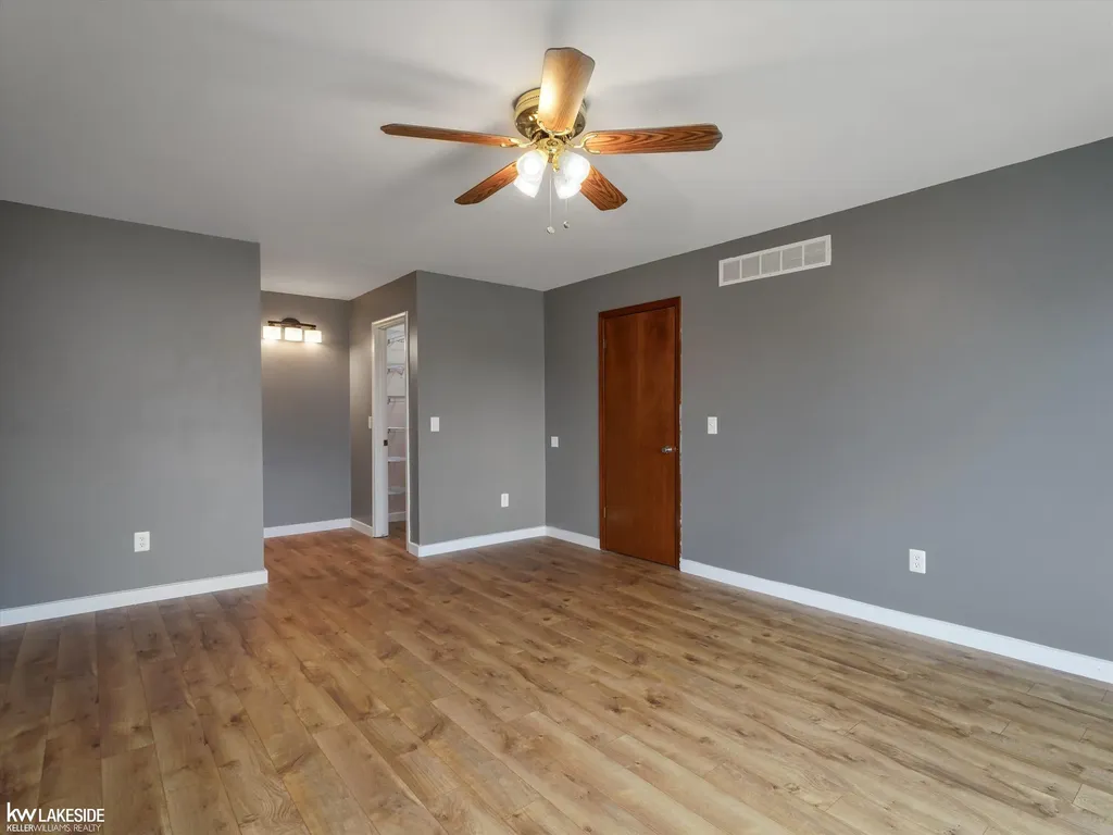 42411 Royal Lane Clinton Charter Township MI 48038