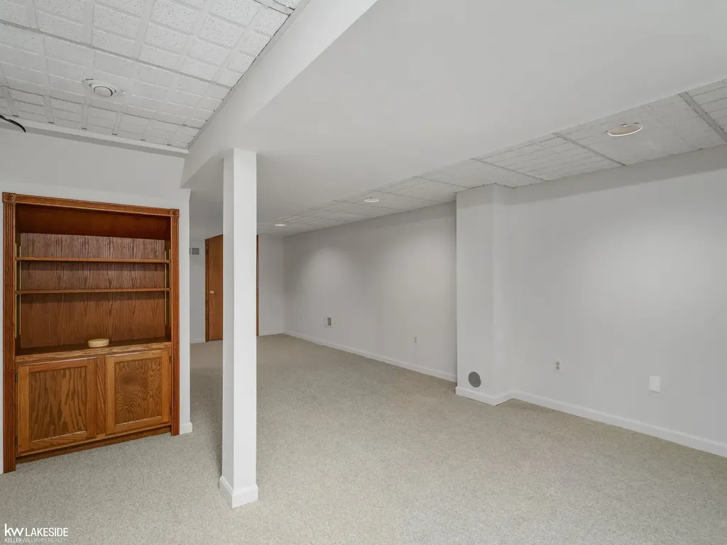 42411 Royal Lane Clinton Charter Township MI 48038