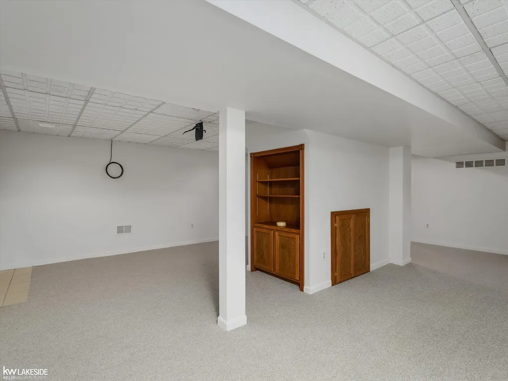 42411 Royal Lane Clinton Charter Township MI 48038