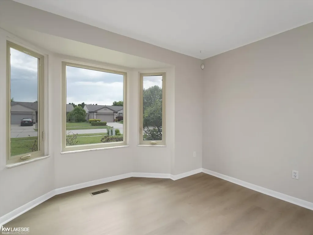 42411 Royal Lane Clinton Charter Township MI 48038