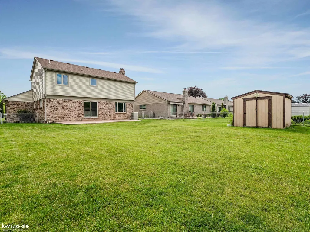 42411 Royal Lane Clinton Charter Township MI 48038