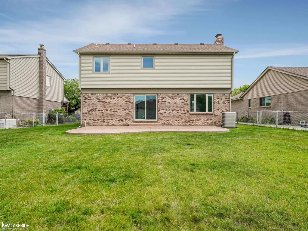 42411 Royal Lane Clinton Charter Township MI 48038