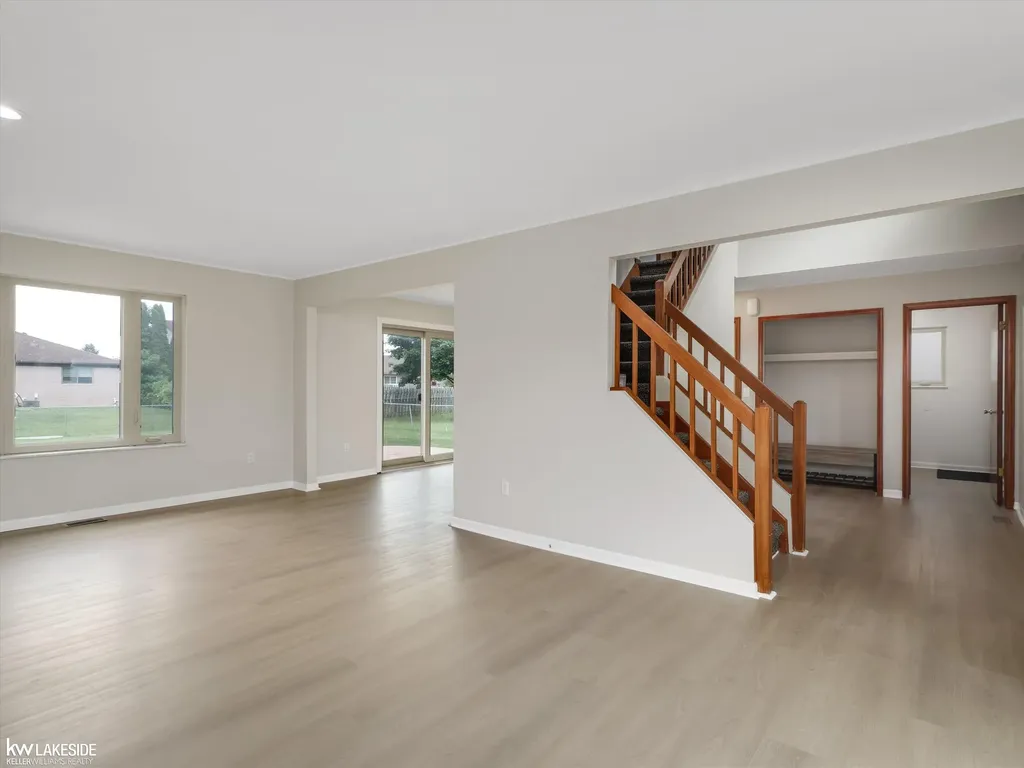 42411 Royal Lane Clinton Charter Township MI 48038