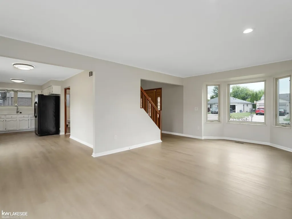 42411 Royal Lane Clinton Charter Township MI 48038