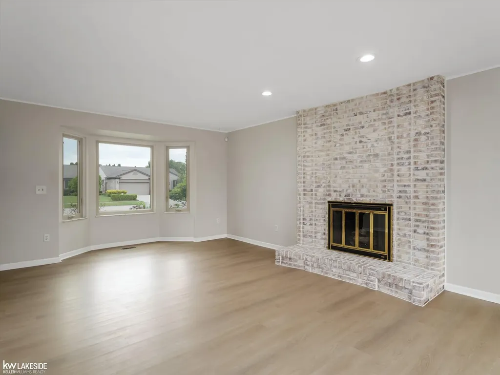 42411 Royal Lane Clinton Charter Township MI 48038