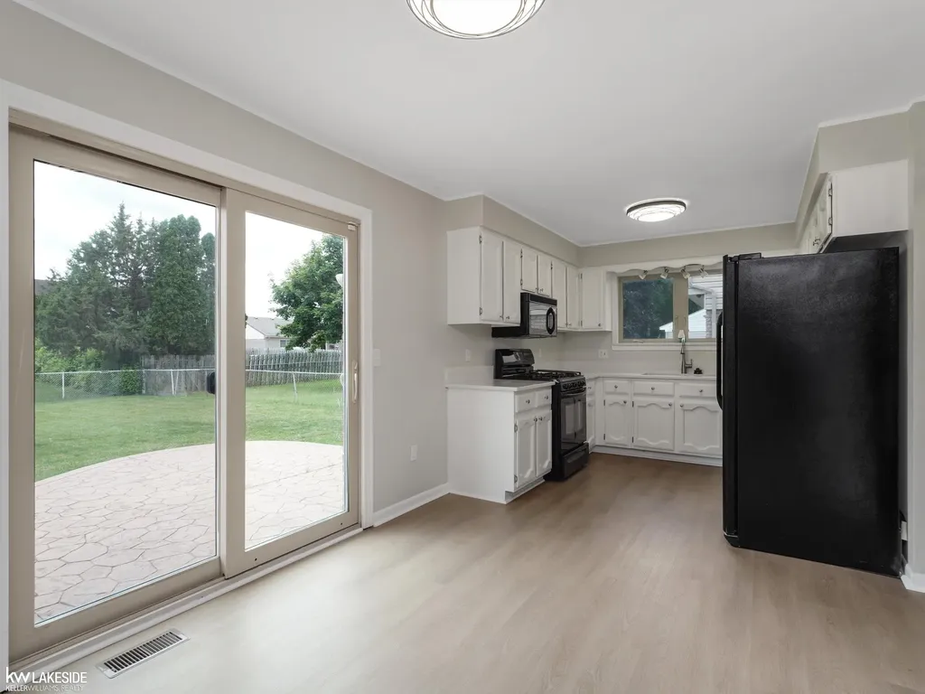 42411 Royal Lane Clinton Charter Township MI 48038
