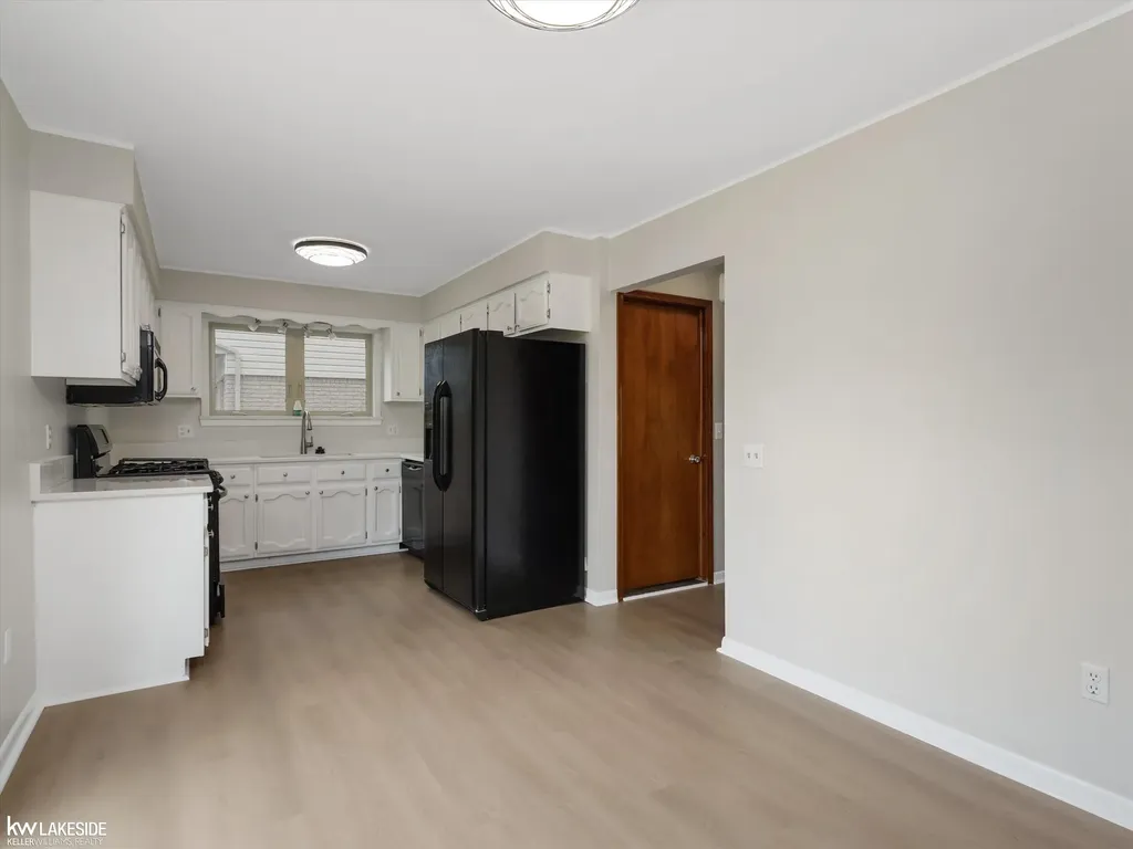 42411 Royal Lane Clinton Charter Township MI 48038