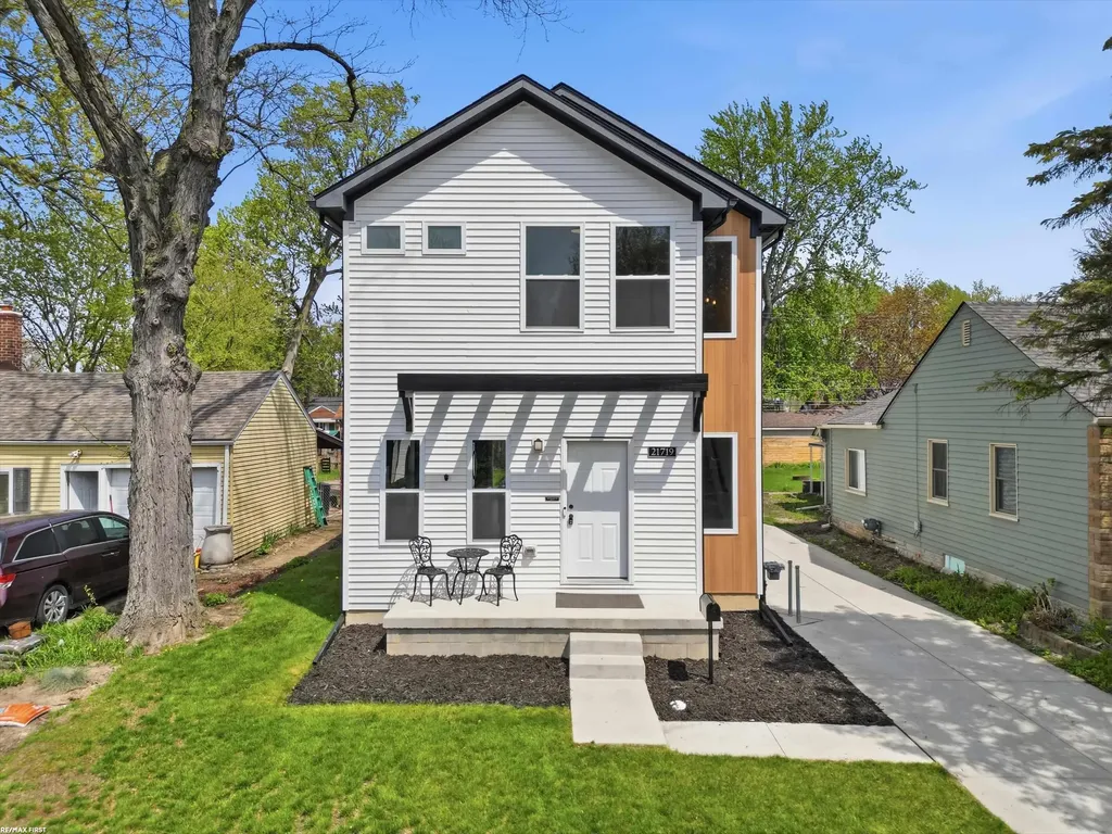 21719 Elizabeth St. Street St. Clair Shores City MI 48080