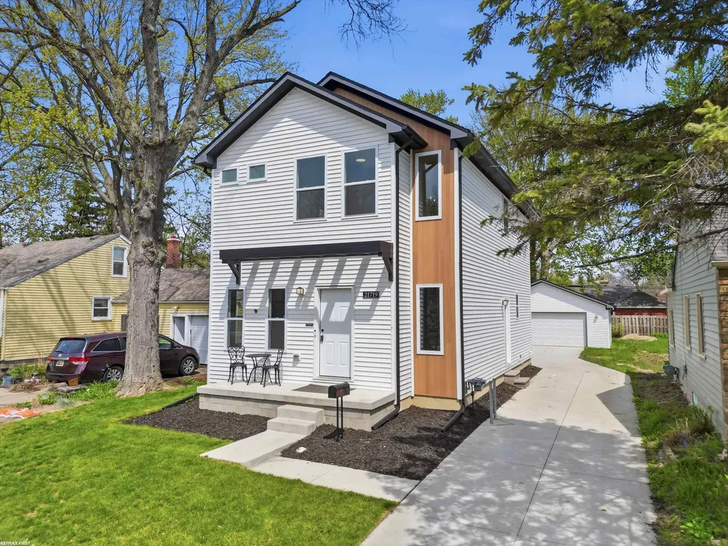 21719 Elizabeth St. Street St. Clair Shores City MI 48080