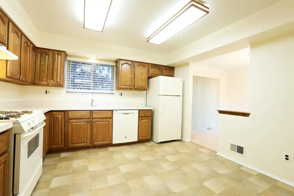 39549 Chantilly Drive Sterling Heights City MI 48313