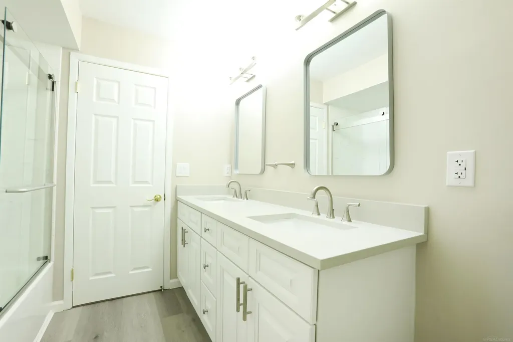 39549 Chantilly Drive Sterling Heights City MI 48313