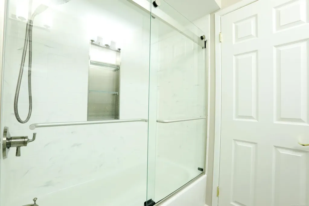 39549 Chantilly Drive Sterling Heights City MI 48313