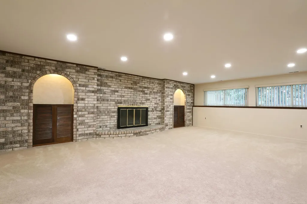 39549 Chantilly Drive Sterling Heights City MI 48313