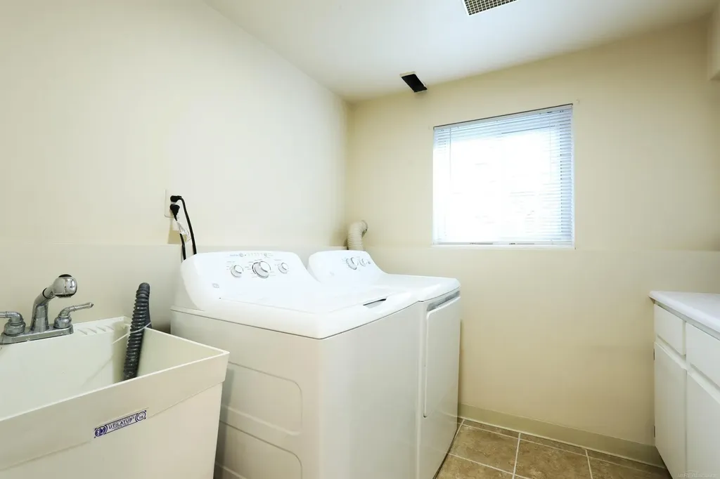 39549 Chantilly Drive Sterling Heights City MI 48313