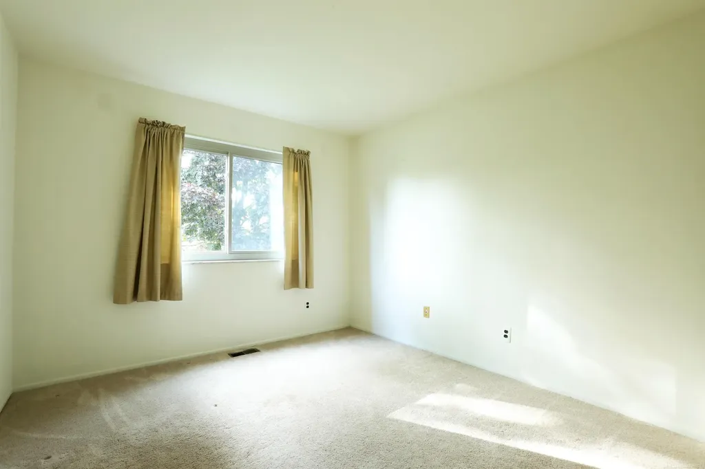 39549 Chantilly Drive Sterling Heights City MI 48313
