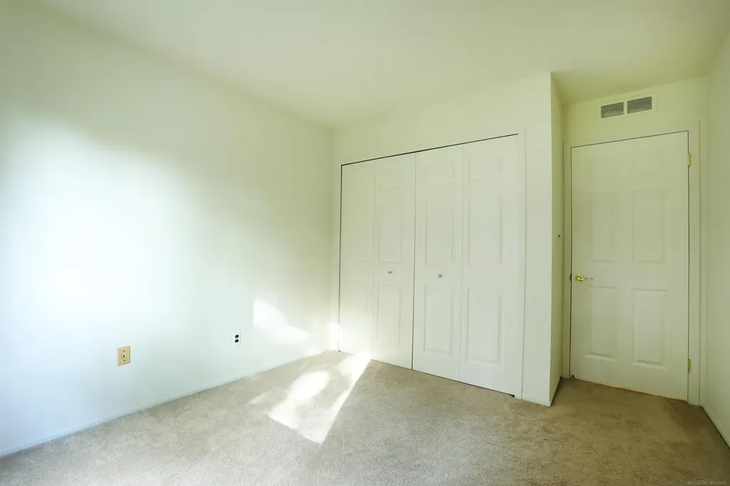 39549 Chantilly Drive Sterling Heights City MI 48313