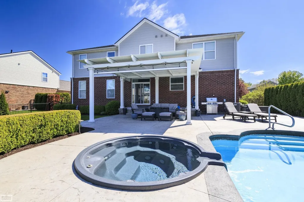48231 Long Leaf Drive Macomb Township MI 48044