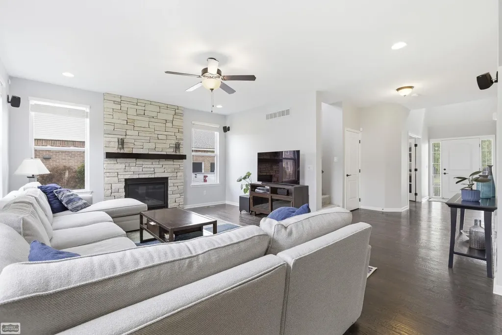 48231 Long Leaf Drive Macomb Township MI 48044