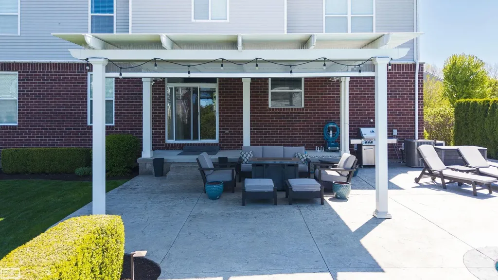 48231 Long Leaf Drive Macomb Township MI 48044