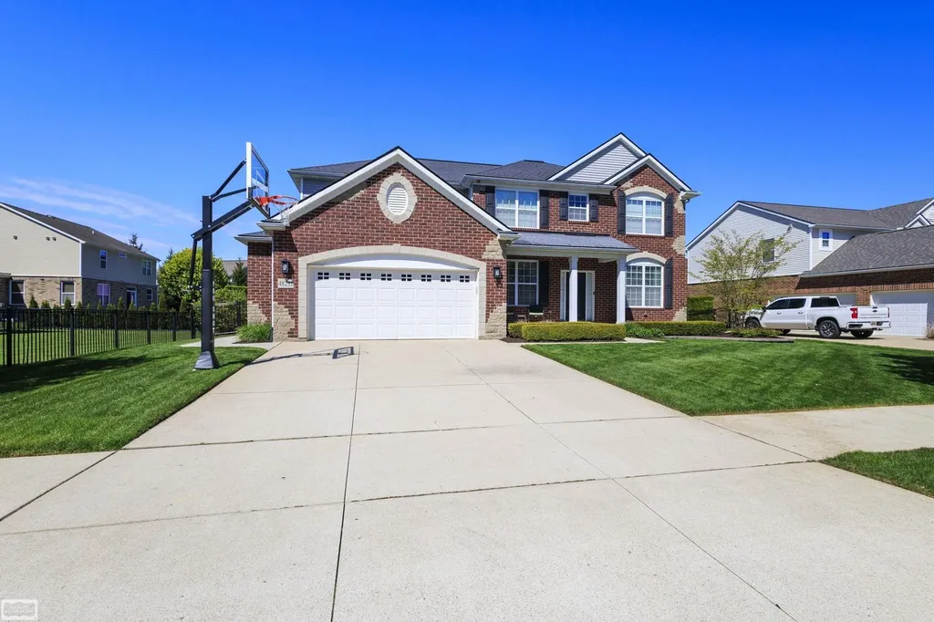 48231 Long Leaf Drive Macomb Township MI 48044